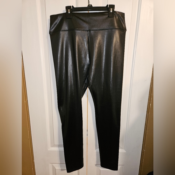 Wild Fable black shiny spandex pants. Super stretchy. - Picture 6 of 6